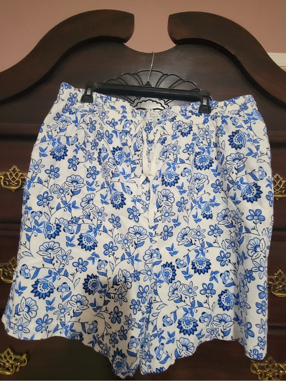Kim Rogers White High-Waist Shorts with Blue Floral Print